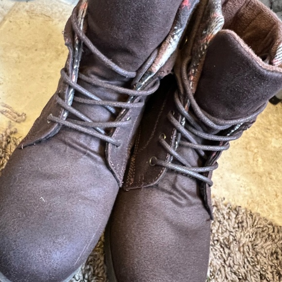 Booties - Picture 4 of 5